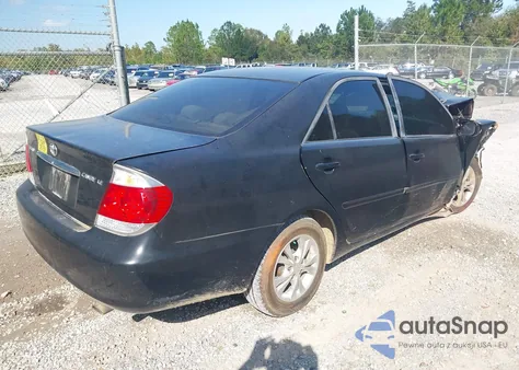 2005 Toyota Camry Le V6 z USA, uszkodzony, nr VIN 4T1BF32K85U105470